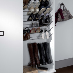 Detail of the adjustable shoe rack, perfect for boots as well