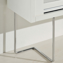 Detail of the high thin chromed feet.